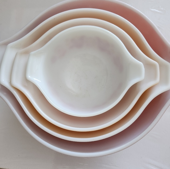 Vintage Pyrex  Friendship Pattern Cinderella Bowl Set Of 4 - Picture 2 of 8